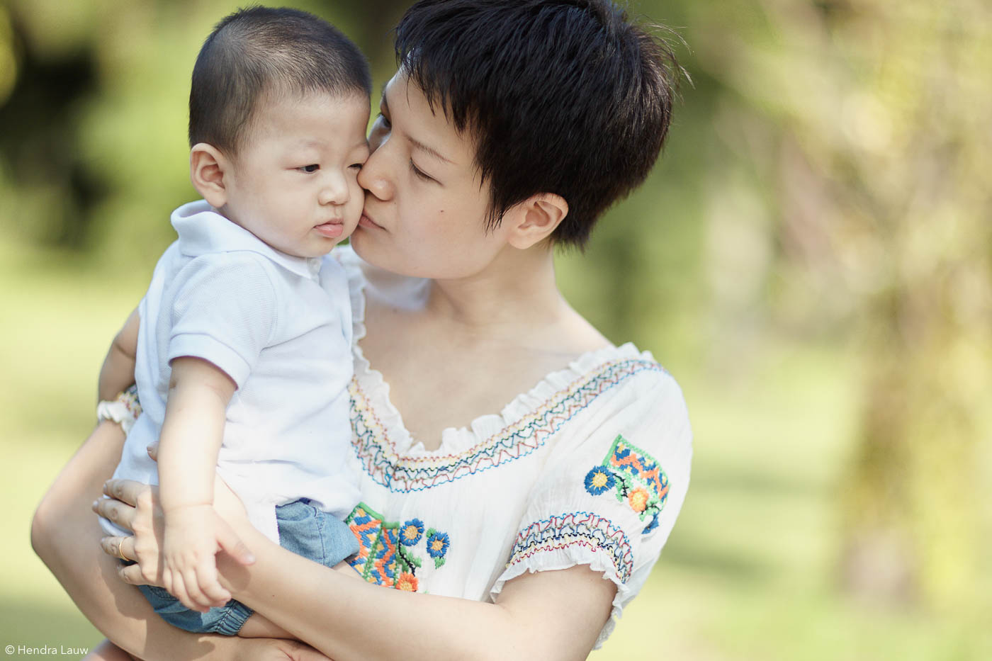 Outdoor family photoshoot at West Coast Park Singapore