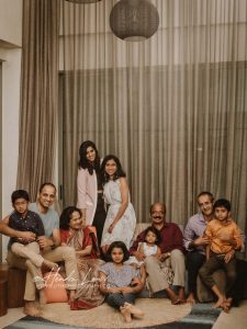 Extended family portraits in Singapore