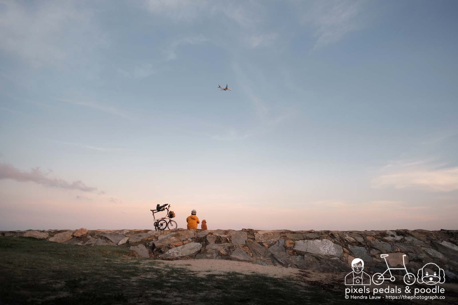 Plane spotting and cycling at East Coast Park